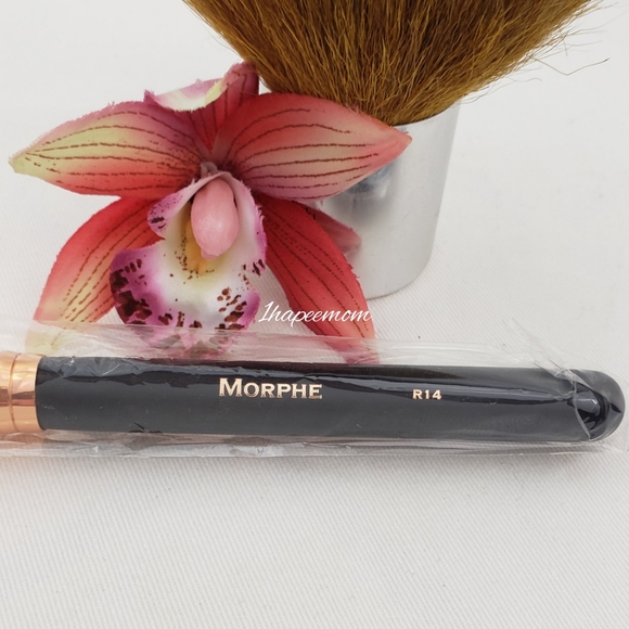 Morphe R14 Round Contour Brush - Picture 5 of 8